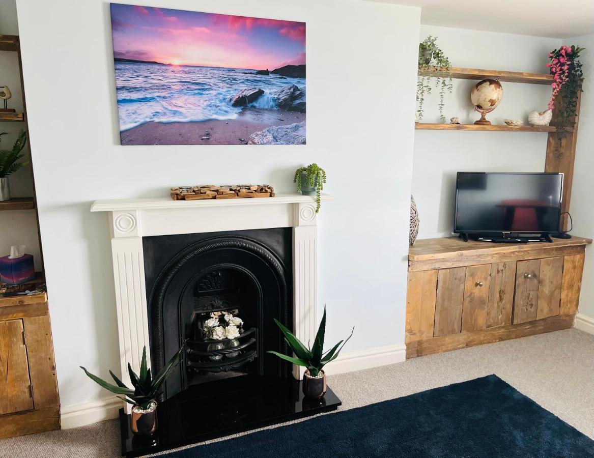 Beautiful Beachfront Retreat With A Stunning Sea View For The Ultimate Escape Away From The Busy World Below Херн-Бей Экстерьер фото